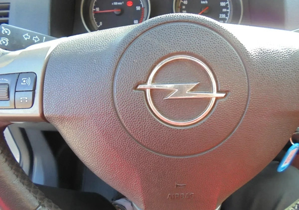 Opel Astra cena 8700 przebieg: 259000, rok produkcji 2007 z Mogilno małe 277